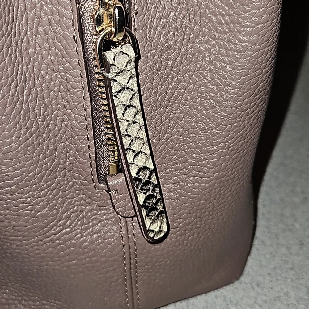 KATE SPADE POCKET BOOK - Picture 14 of 14